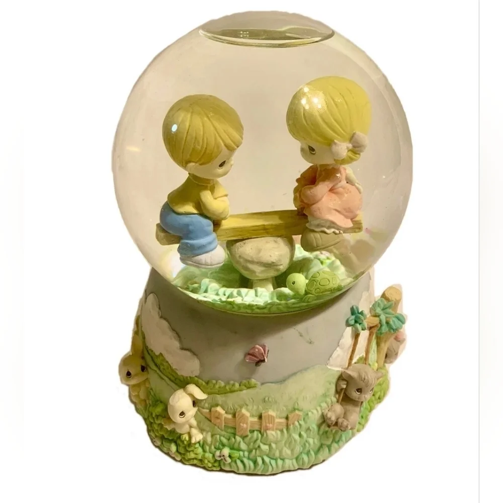 Precious Moments While Walking In The Park One Day Musical Snow Globe 5.5" Tall - Picture 2 of 10
